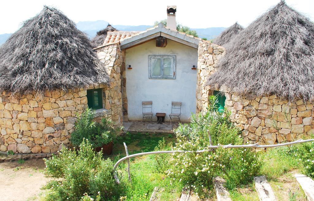Essenza Sardegna Hotel Torpè Buitenkant foto