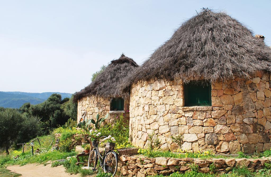 Essenza Sardegna Hotel Torpè Buitenkant foto