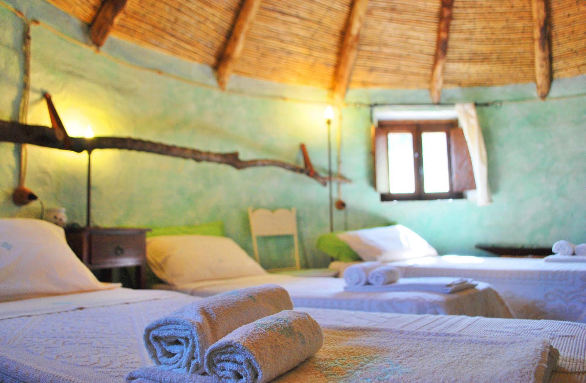 Essenza Sardegna Hotel Torpè Buitenkant foto